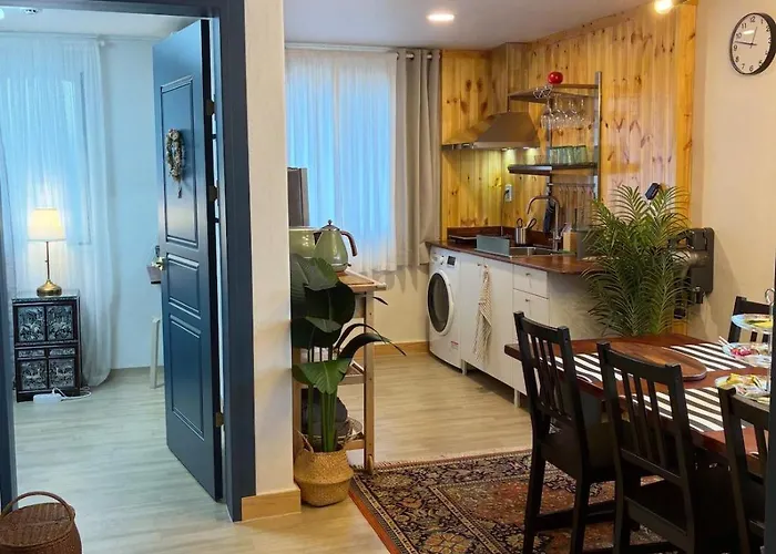 Villa New, 10 Minutes To Hongdae, 3 Minutes To Airport Bus, River, And Hapjeong Station, Myeongdong, Gyeongbokgung Palace, Seongsu, Yg, And Mangwon Market, Luggage Storage, Free Parking *