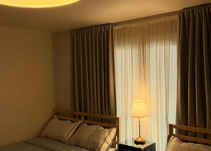New, 10 Minutes To Hongdae, 3 Minutes To Airport Bus, River, And Hapjeong Station, Myeongdong, Gyeongbokgung Palace, Seongsu, Yg, And Mangwon Market, Luggage Storage, Free Parking