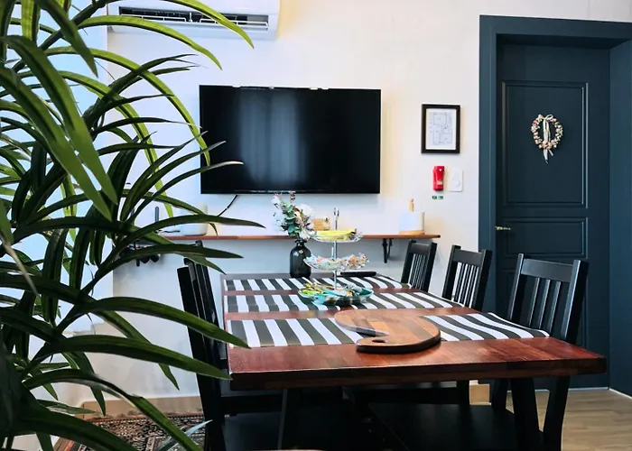 Villa New, 10 Minutes To Hongdae, 3 Minutes To Airport Bus, River, And Hapjeong Station, Myeongdong, Gyeongbokgung Palace, Seongsu, Yg, And Mangwon Market, Luggage Storage, Free Parking *
