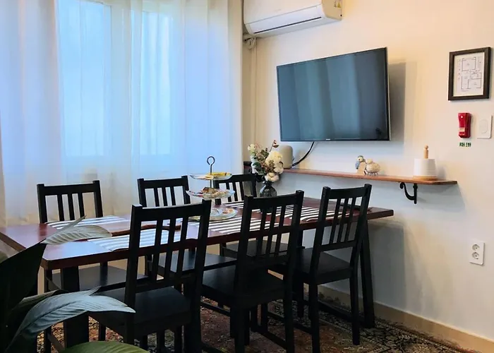 New, 10 Minutes To Hongdae, 3 Minutes To Airport Bus, River, And Hapjeong Station, Myeongdong, Gyeongbokgung Palace, Seongsu, Yg, And Mangwon Market, Luggage Storage, Free Parking Seoel