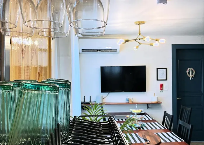 Villa New, 10 Minutes To Hongdae, 3 Minutes To Airport Bus, River, And Hapjeong Station, Myeongdong, Gyeongbokgung Palace, Seongsu, Yg, And Mangwon Market, Luggage Storage, Free Parking Seoel