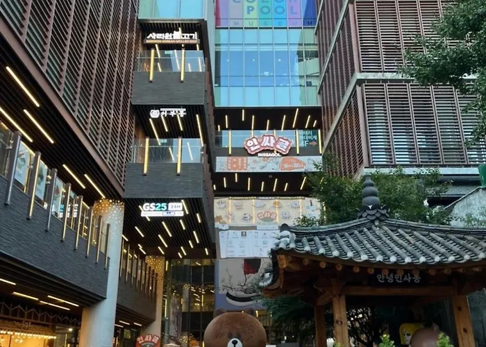 New, 10 Minutes To Hongdae, 3 Minutes To Airport Bus, River, And Hapjeong Station, Myeongdong, Gyeongbokgung Palace, Seongsu, Yg, And Mangwon Market, Luggage Storage, Free Parking *
