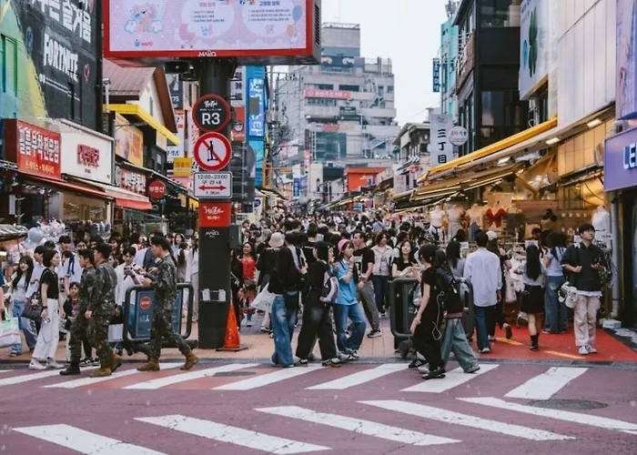 New, 10 Minutes To Hongdae, 3 Minutes To Airport Bus, River, And Hapjeong Station, Myeongdong, Gyeongbokgung Palace, Seongsu, Yg, And Mangwon Market, Luggage Storage, Free Parking