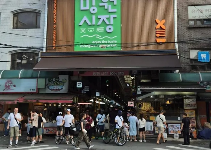New, 10 Minutes To Hongdae, 3 Minutes To Airport Bus, River, And Hapjeong Station, Myeongdong, Gyeongbokgung Palace, Seongsu, Yg, And Mangwon Market, Luggage Storage, Free Parking Seoel